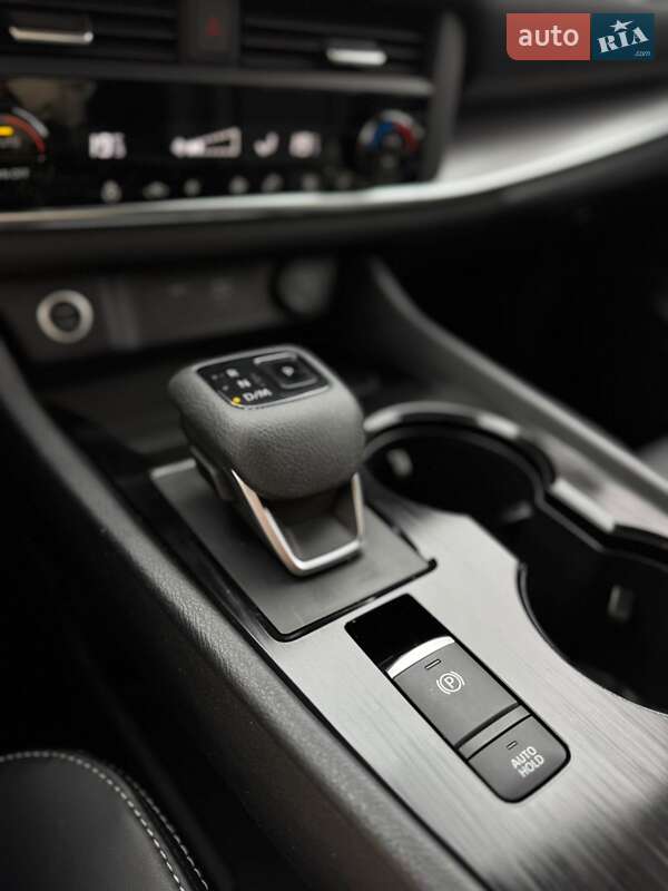 Внедорожник / Кроссовер Nissan Rogue 2023 в Ровно