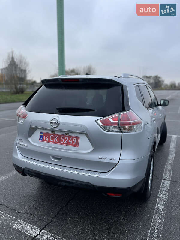 Позашляховик / Кросовер Nissan Rogue 2015 в Києві