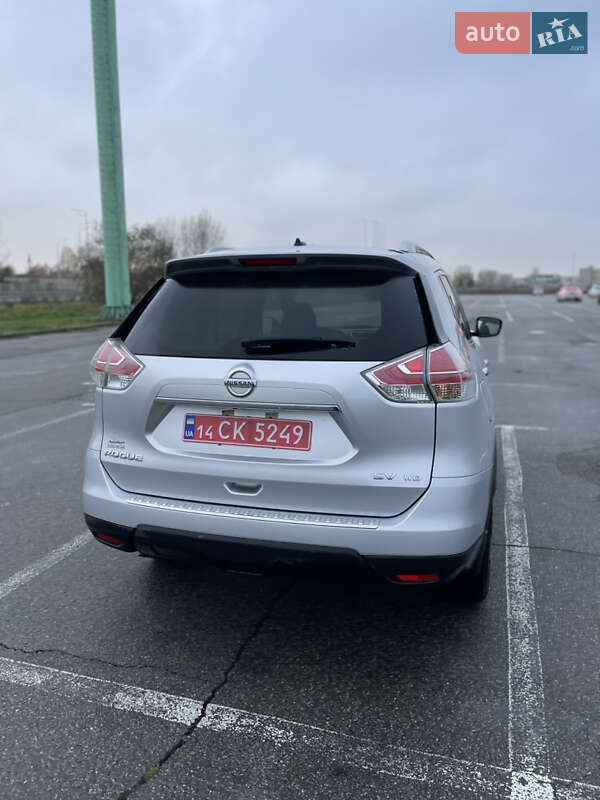 Позашляховик / Кросовер Nissan Rogue 2015 в Києві