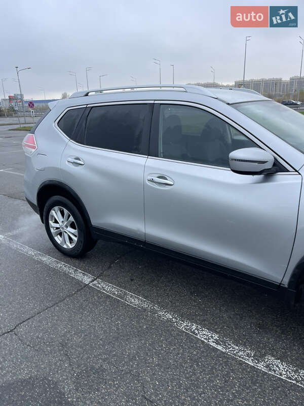 Позашляховик / Кросовер Nissan Rogue 2015 в Києві