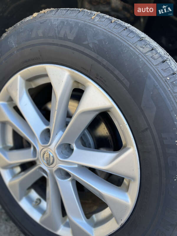 Позашляховик / Кросовер Nissan Rogue 2015 в Києві