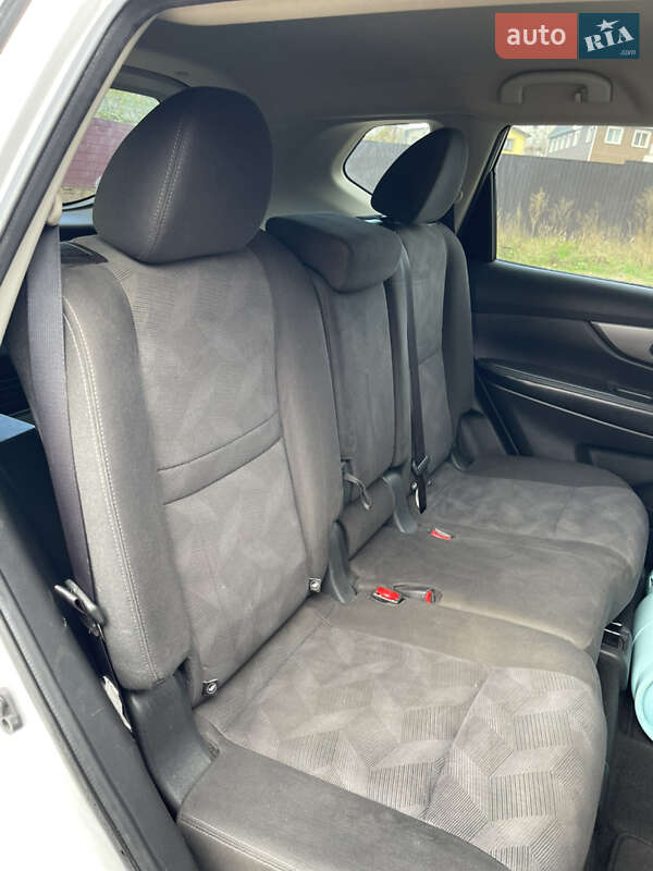 Позашляховик / Кросовер Nissan Rogue 2015 в Києві