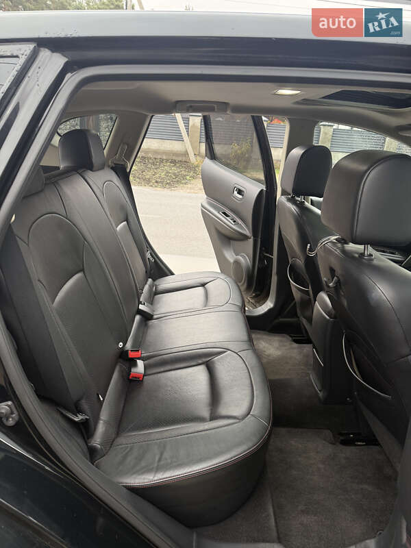 Внедорожник / Кроссовер Nissan Rogue 2012 в Луцке