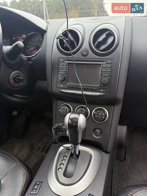 Внедорожник / Кроссовер Nissan Rogue 2012 в Луцке