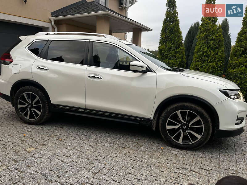 Внедорожник / Кроссовер Nissan Rogue 2018 в Киеве