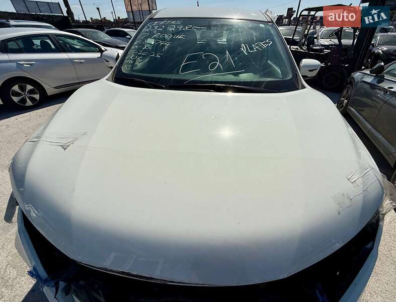 Внедорожник / Кроссовер Nissan Rogue 2017 в Киеве