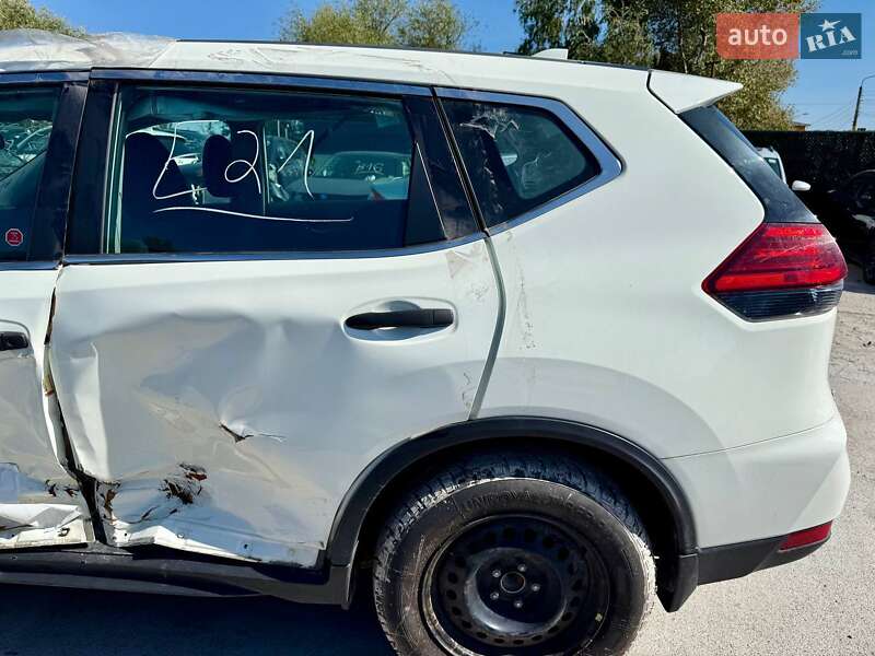 Внедорожник / Кроссовер Nissan Rogue 2017 в Киеве