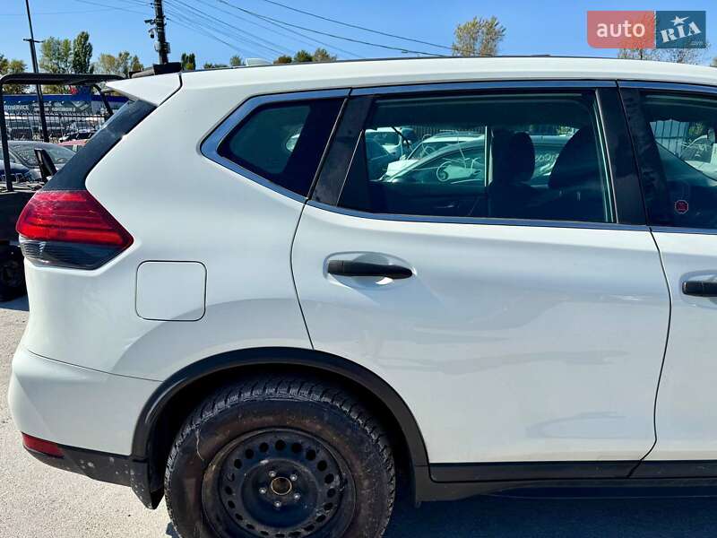 Внедорожник / Кроссовер Nissan Rogue 2017 в Киеве