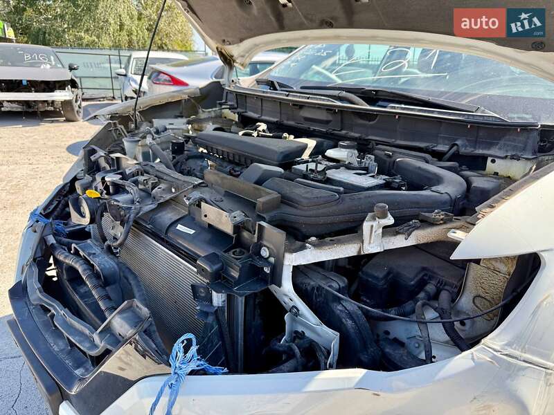 Внедорожник / Кроссовер Nissan Rogue 2017 в Киеве