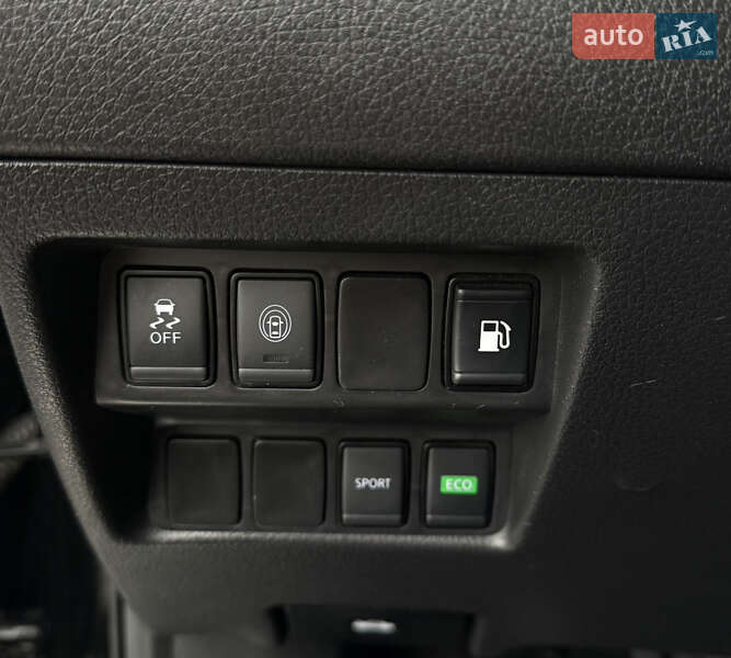 Внедорожник / Кроссовер Nissan Rogue 2020 в Запорожье