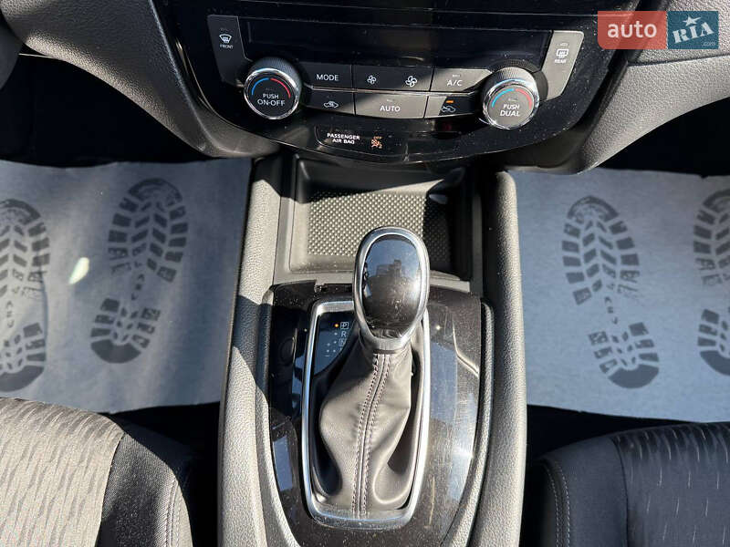 Внедорожник / Кроссовер Nissan Rogue 2020 в Житомире