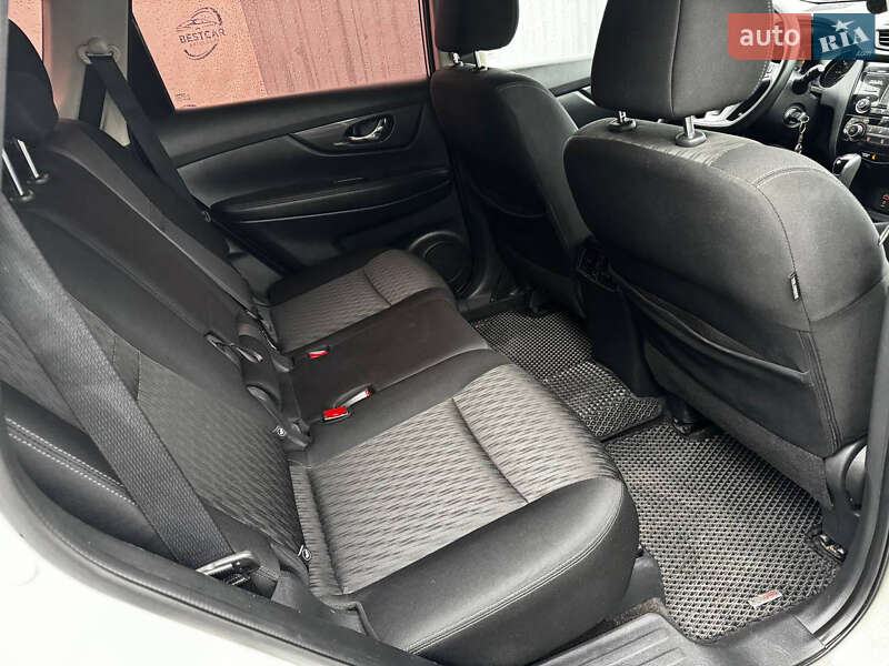 Внедорожник / Кроссовер Nissan Rogue 2016 в Днепре