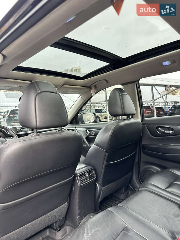 Внедорожник / Кроссовер Nissan Rogue 2014 в Киеве