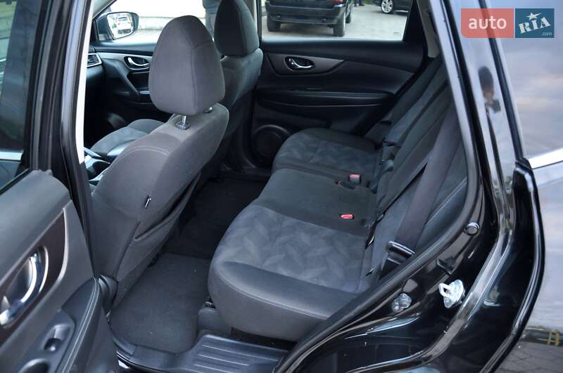 Позашляховик / Кросовер Nissan Rogue 2016 в Львові фото 22 Позашляховик / Кросовер Nissan Rogue 2016 в Львові