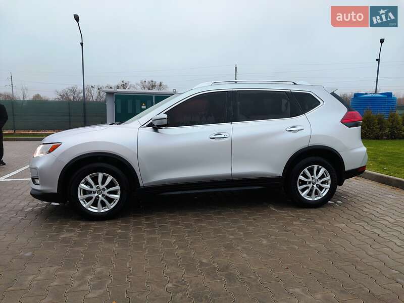 Внедорожник / Кроссовер Nissan Rogue 2017 в Виннице