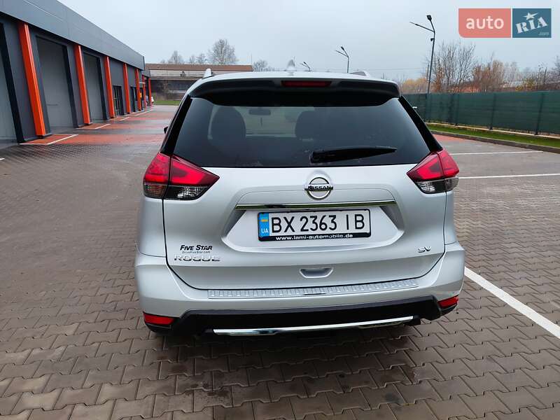 Внедорожник / Кроссовер Nissan Rogue 2017 в Виннице