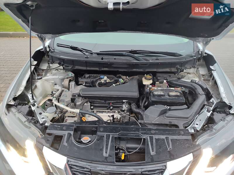 Внедорожник / Кроссовер Nissan Rogue 2017 в Виннице