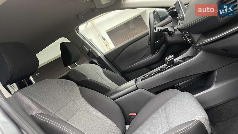 Внедорожник / Кроссовер Nissan Rogue 2023 в Днепре