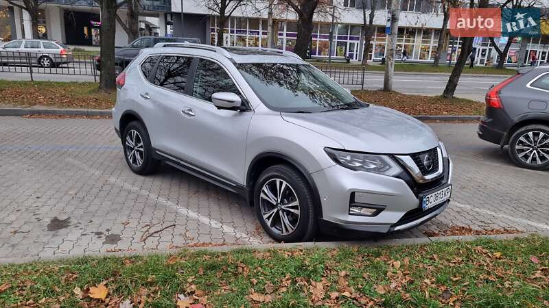 Позашляховик / Кросовер Nissan Rogue 2017 в Львові