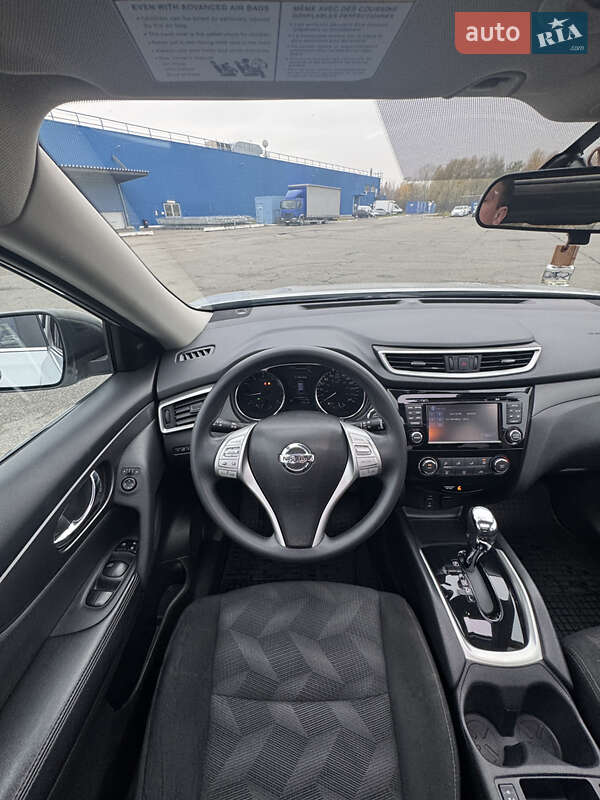 Внедорожник / Кроссовер Nissan Rogue 2016 в Киеве