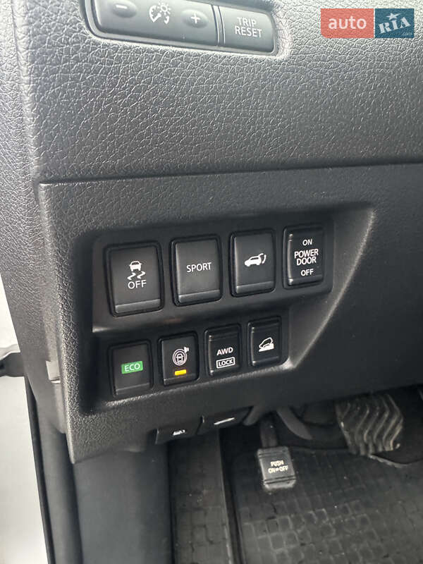 Внедорожник / Кроссовер Nissan Rogue 2016 в Киеве