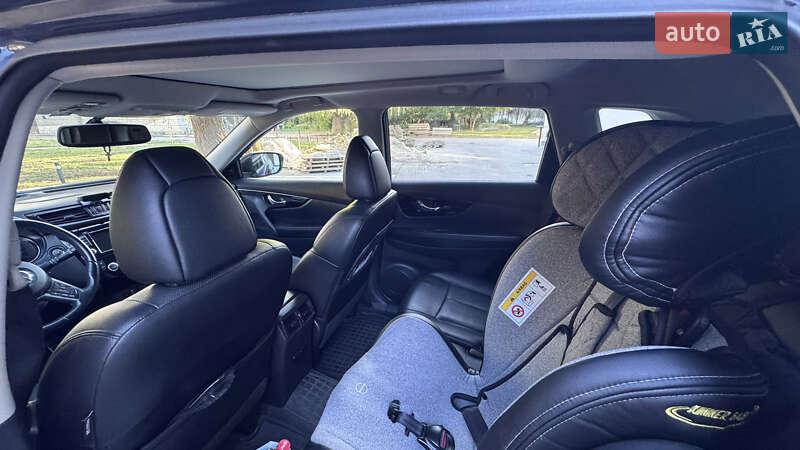 Внедорожник / Кроссовер Nissan Rogue 2016 в Ивано-Франковске