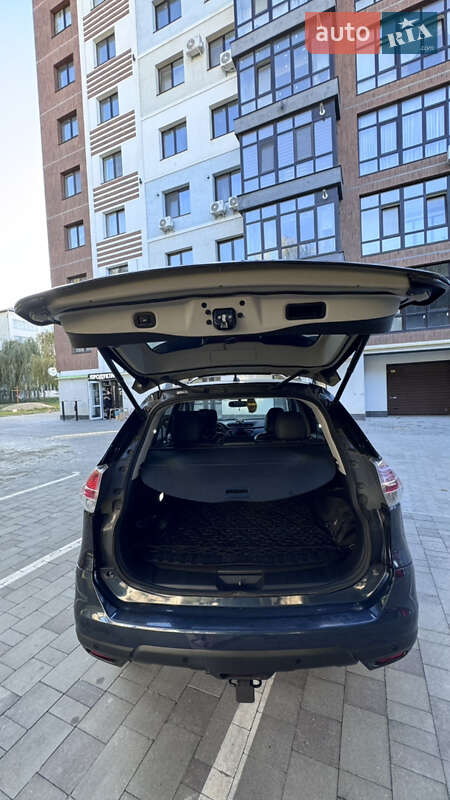 Внедорожник / Кроссовер Nissan Rogue 2016 в Ивано-Франковске