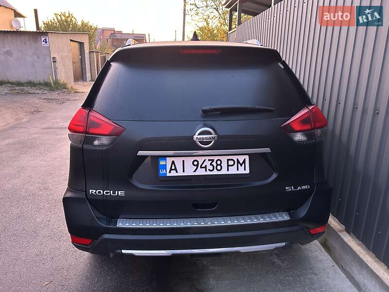 Внедорожник / Кроссовер Nissan Rogue 2017 в Вышгороде