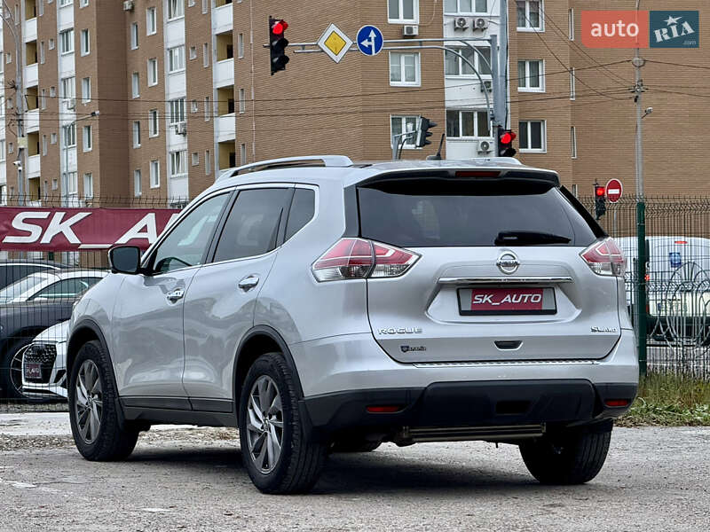 Внедорожник / Кроссовер Nissan Rogue 2015 в Киеве