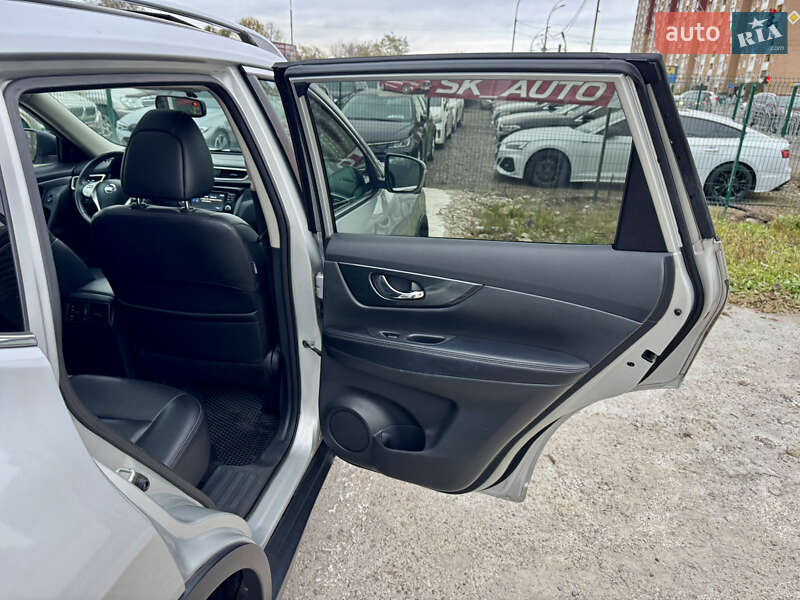 Внедорожник / Кроссовер Nissan Rogue 2015 в Киеве