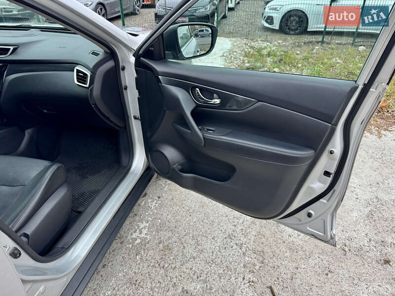 Внедорожник / Кроссовер Nissan Rogue 2015 в Киеве