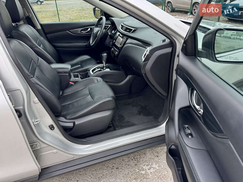 Внедорожник / Кроссовер Nissan Rogue 2015 в Киеве