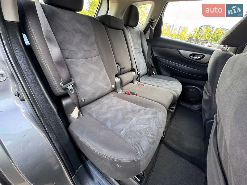 Внедорожник / Кроссовер Nissan Rogue 2016 в Киеве