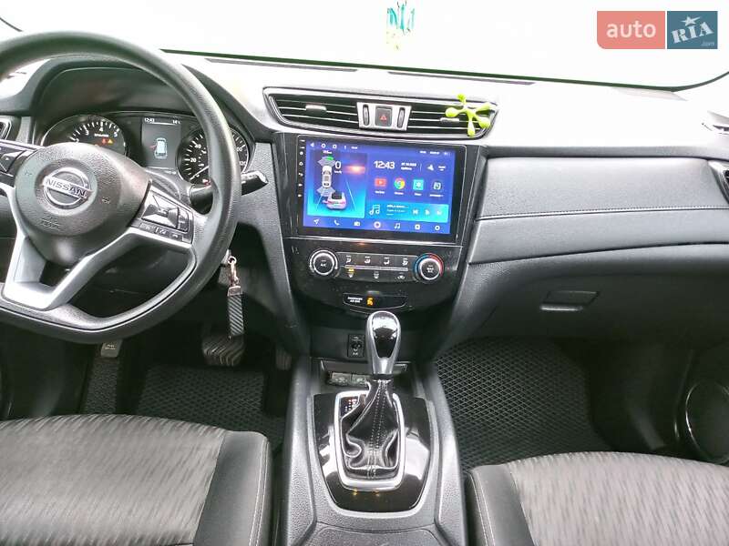 Внедорожник / Кроссовер Nissan Rogue 2016 в Львове