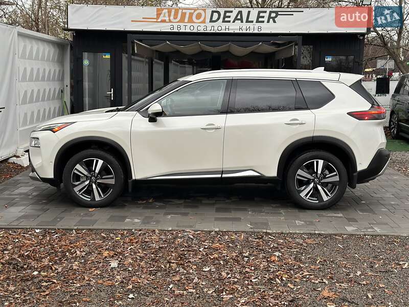 Внедорожник / Кроссовер Nissan Rogue 2022 в Киеве