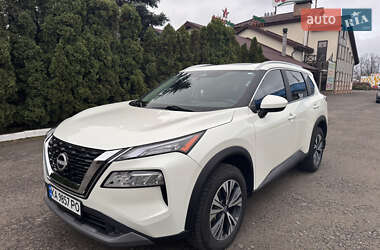 Внедорожник / Кроссовер Nissan Rogue 2023 в Киеве