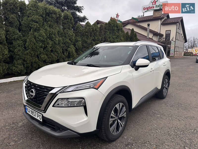 Внедорожник / Кроссовер Nissan Rogue 2023 в Киеве