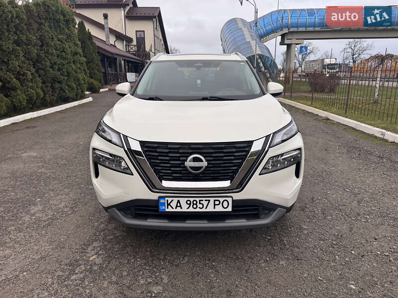 Внедорожник / Кроссовер Nissan Rogue 2023 в Киеве