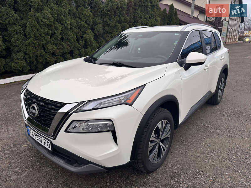 Внедорожник / Кроссовер Nissan Rogue 2023 в Киеве