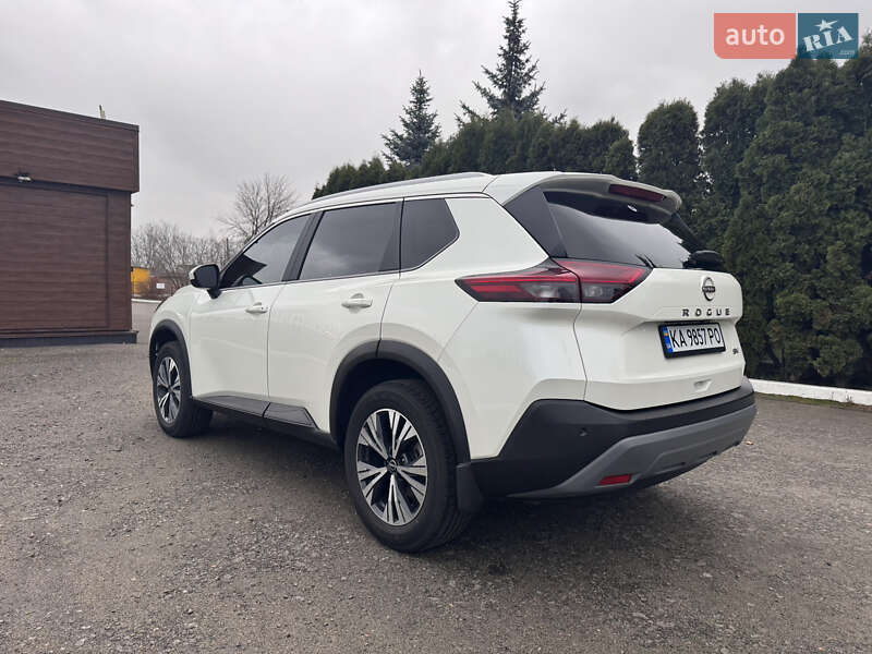 Внедорожник / Кроссовер Nissan Rogue 2023 в Киеве