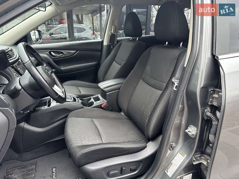 Внедорожник / Кроссовер Nissan Rogue 2019 в Киеве