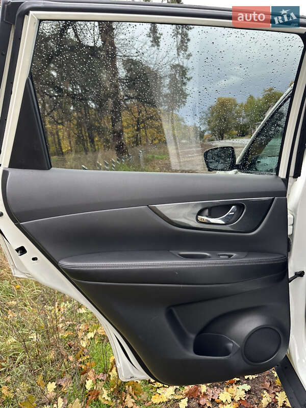 Позашляховик / Кросовер Nissan Rogue 2016 в Києві