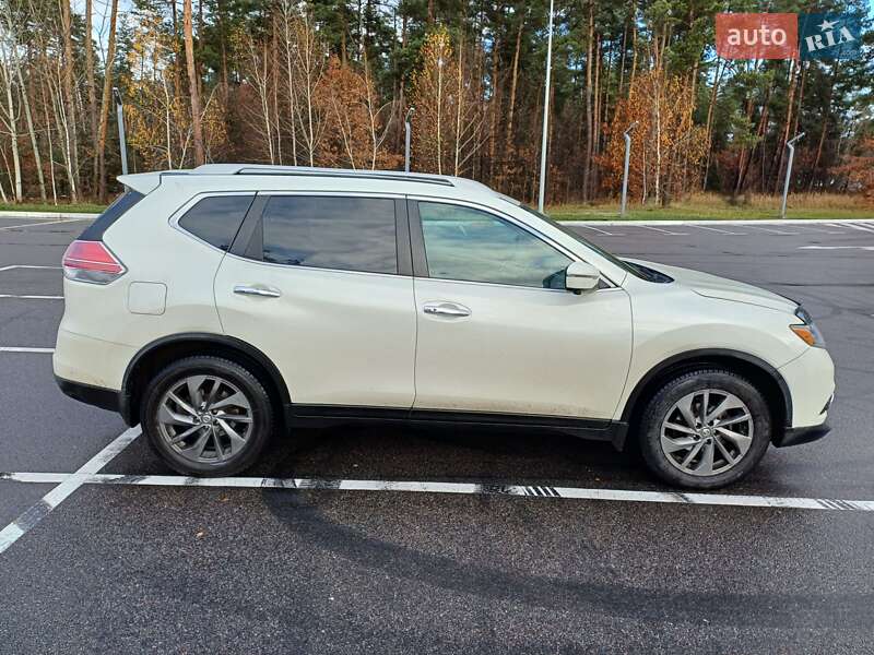 Внедорожник / Кроссовер Nissan Rogue 2016 в Киеве