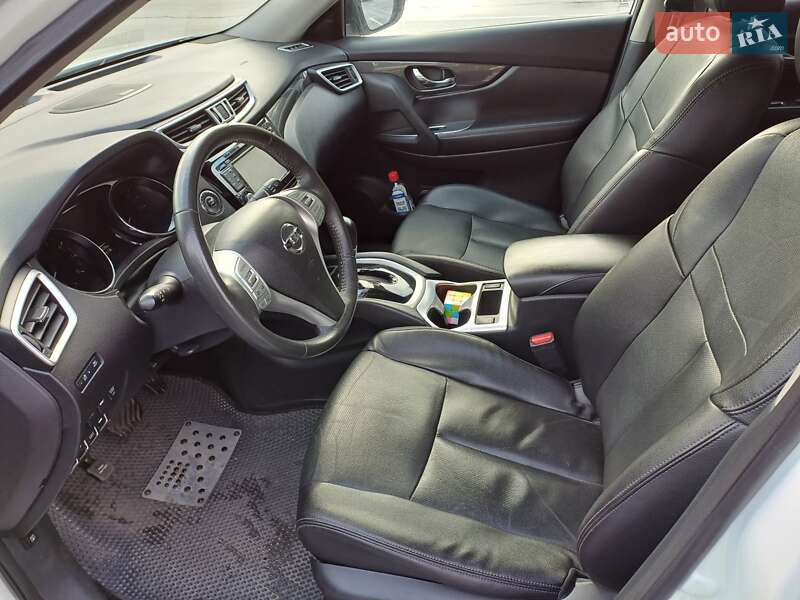 Внедорожник / Кроссовер Nissan Rogue 2016 в Киеве