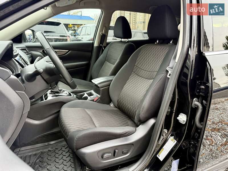 Позашляховик / Кросовер Nissan Rogue 2018 в Харкові