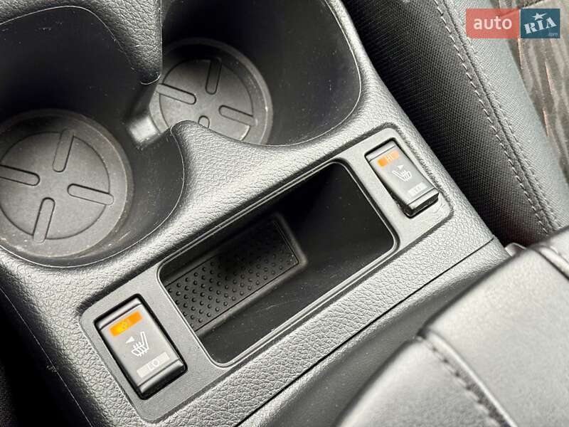 Позашляховик / Кросовер Nissan Rogue 2018 в Харкові