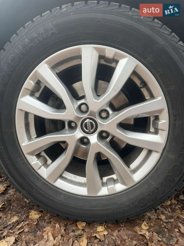 Внедорожник / Кроссовер Nissan Rogue 2016 в Киеве