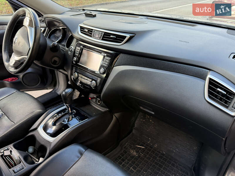 Внедорожник / Кроссовер Nissan Rogue 2016 в Киеве