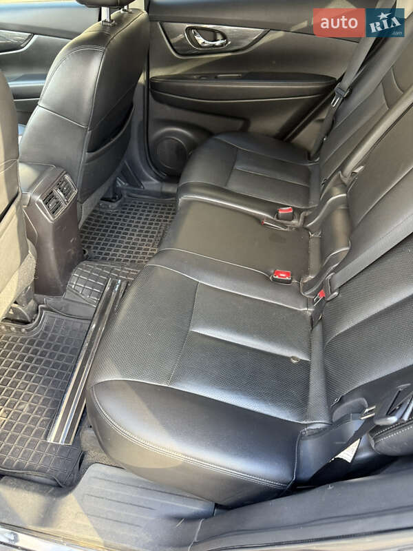 Внедорожник / Кроссовер Nissan Rogue 2016 в Киеве