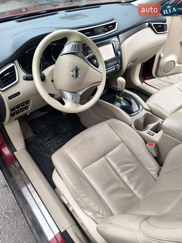 Позашляховик / Кросовер Nissan Rogue 2015 в Кременчуці